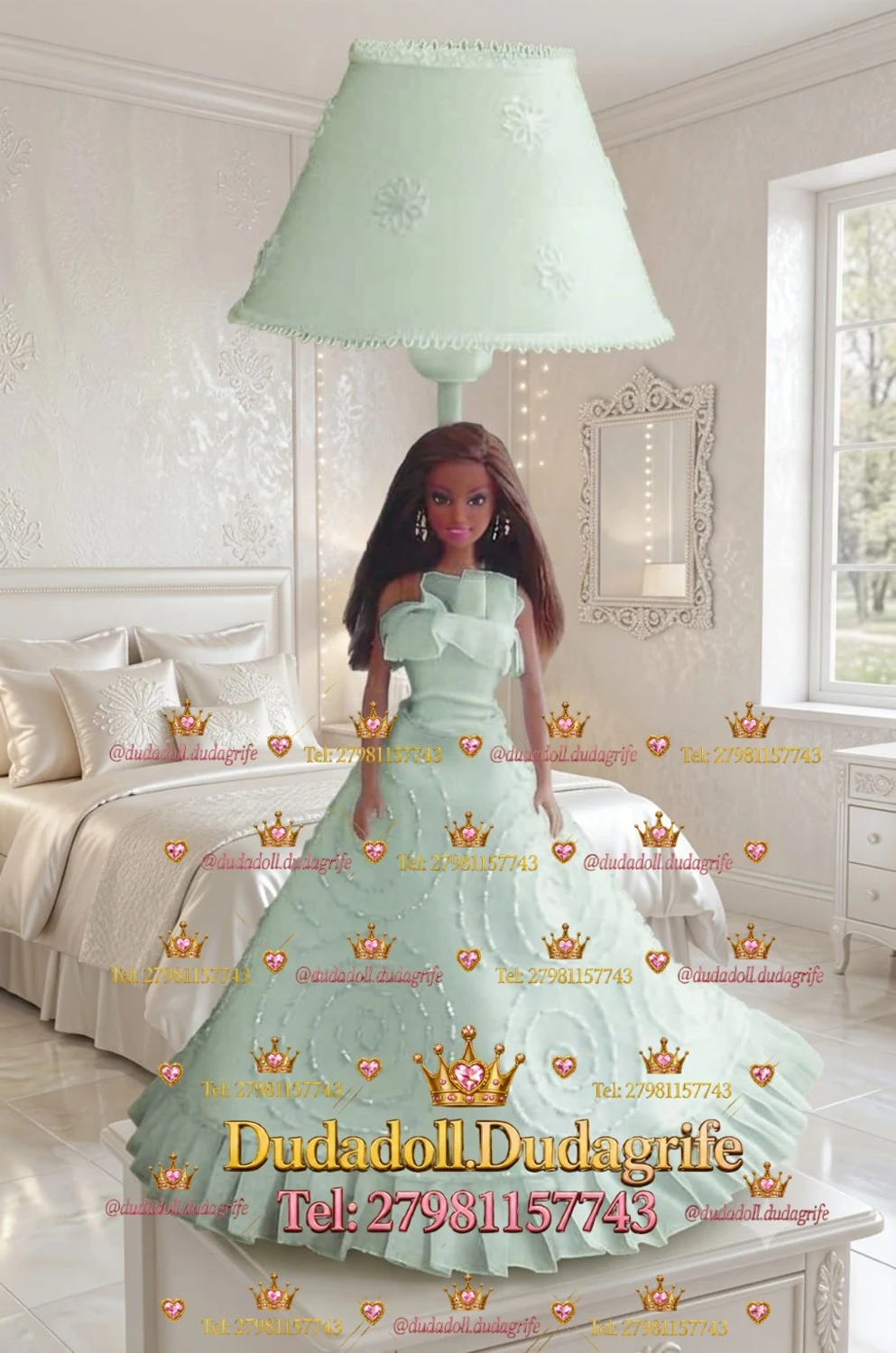 Boneca com vestido verde-menta e abajur no mesmo tom